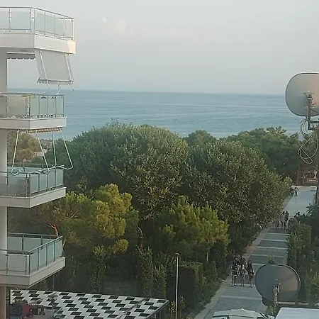 아파트 Kompleksi Fishta K6 *